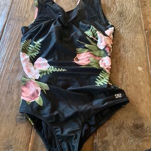 Albion fit medium swim suit